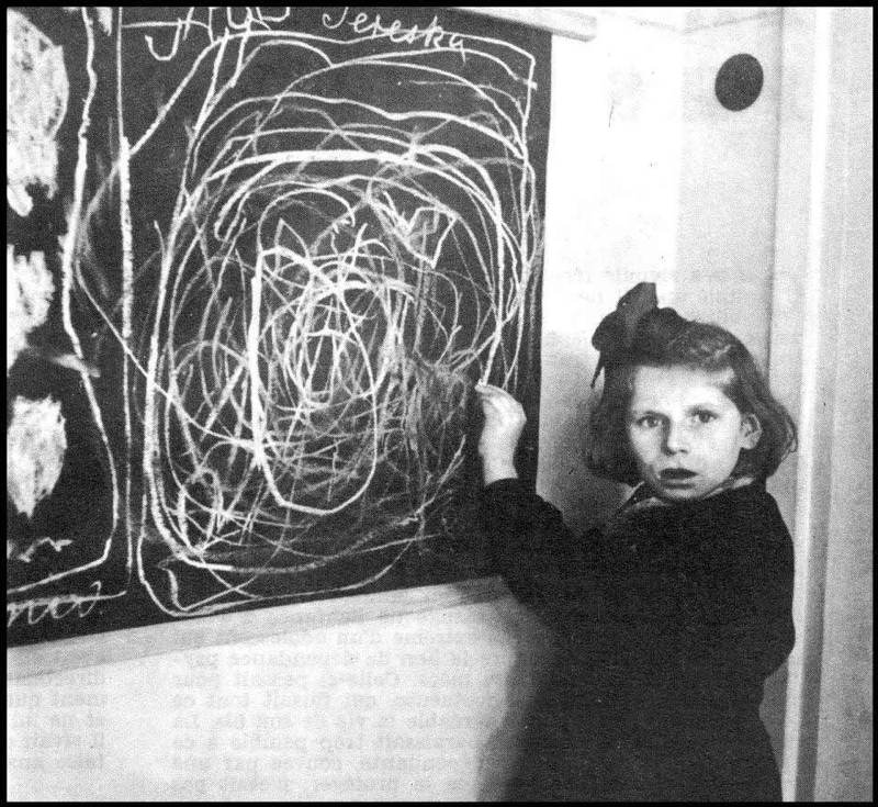 Terezka, dievča, ktoré vyrastalo v koncentračnom tábore šokuje poradcu v centre pre narušené deti, keď kreslí obrázok svojho domova v Poľsku.