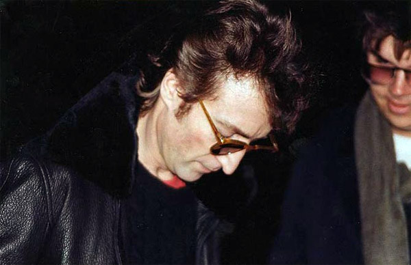 Posledná fotografia Johna Lennona, zachytená len pár hodín predtým, ako bol zavraždený.
