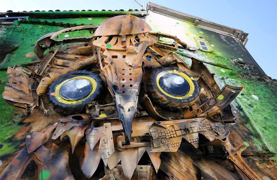 recycled-owl-sculpture-street-art-owl-eyes-artur-bordalo-4