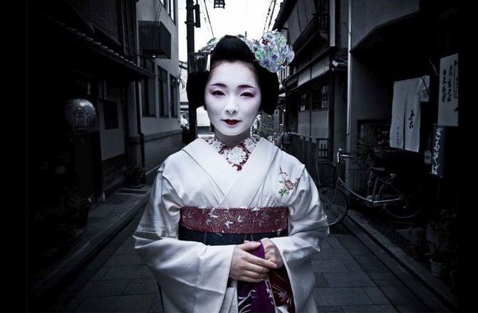 Toshimana, dievča, ktoré sa učí za Geishu. Kyoto.