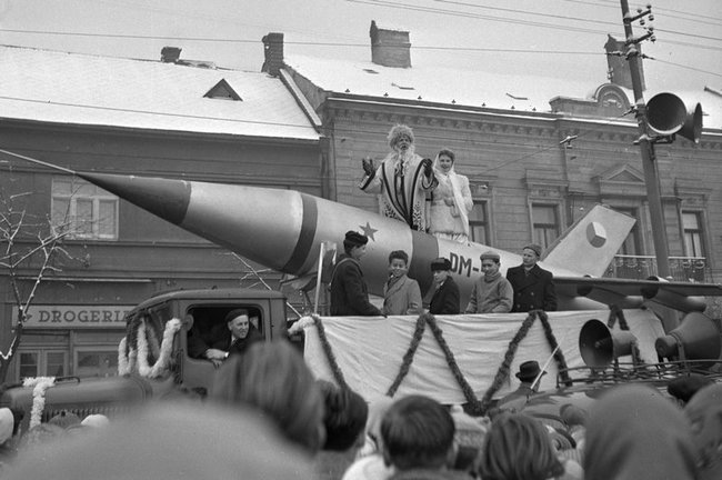 Mrázik na rakete počas sovietskej okupácie Česko- Slovenska (1959).