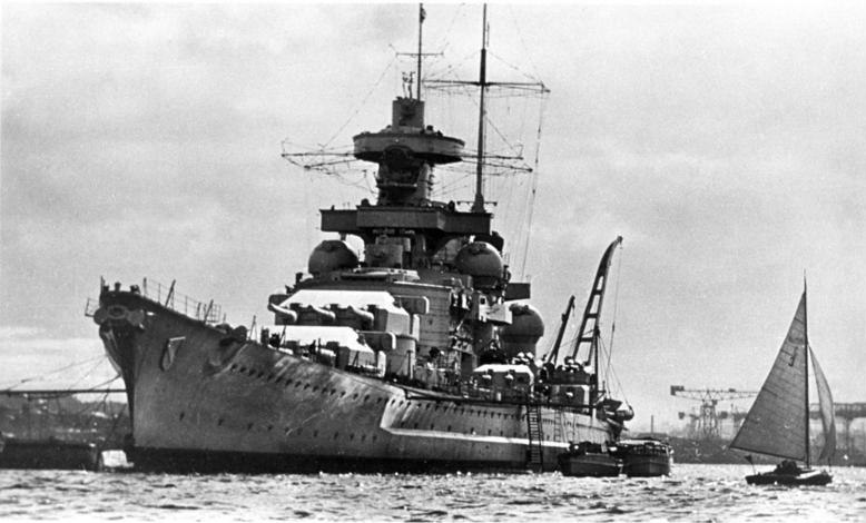 O lodiach, ktoré okolo seba nesú prívlastok "prekliate" vieme už od čias Vikingov. Krížnik Scharnhorst bol spustený na vodu roku 1936. Táto loď sa stala prekliatou však už pred tým, ako bola dostavaná. Počas výstavby sa z neznámych príčin prevrátila a zabila 60 robotníkov.