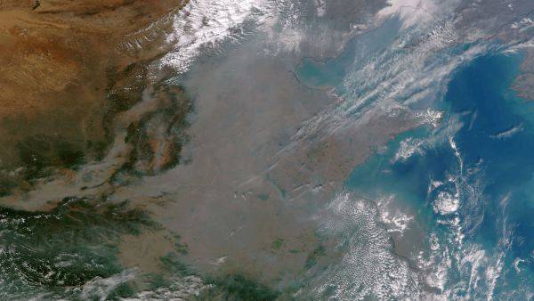 Znečistenie vznášajúce sa nad Čínou môžeme pozorovať z vesmíru.