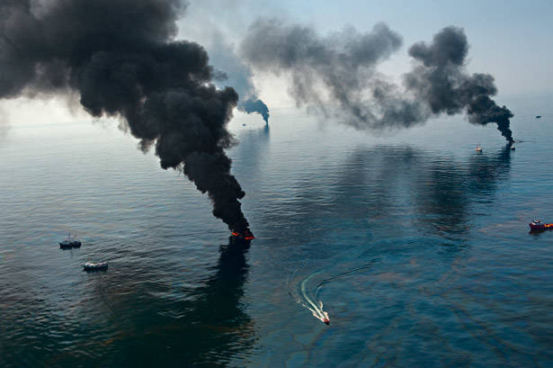 Z každého milióna tony ropy, ktorá sa prepravuje, sa 1 tona vyleje do oceánu.
