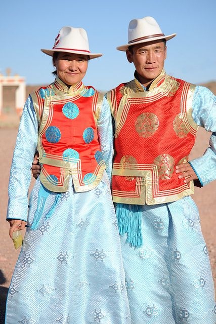 6 tradicne kroje mongolska svadba