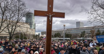 Cirkev dáva od nich ruky preč: Web Christianitas píše, že z miest budú koncentráky, máte sa priateliť s majiteľmi zbraní