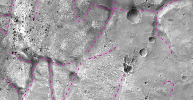 Vedecké novinky z astronómie - záhadné štruktúry na Marse.